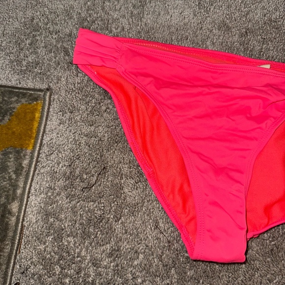 Brand New swimsuit, bikini bottoms - Picture 2 of 6